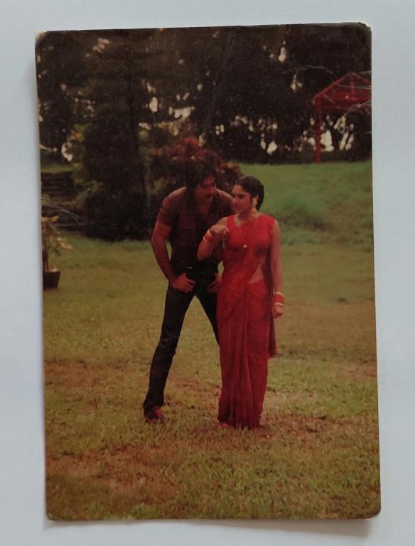 Meenakshi Seshadri & Jackie Shroff, original postcard, Pakistan