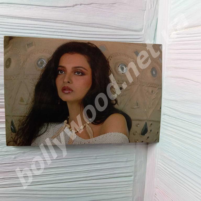 REKHA rare bollywood postcard